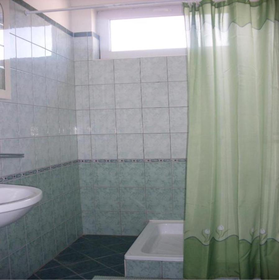 Hotel Pegazus Vendégház à Hajdúszoboszló Extérieur photo