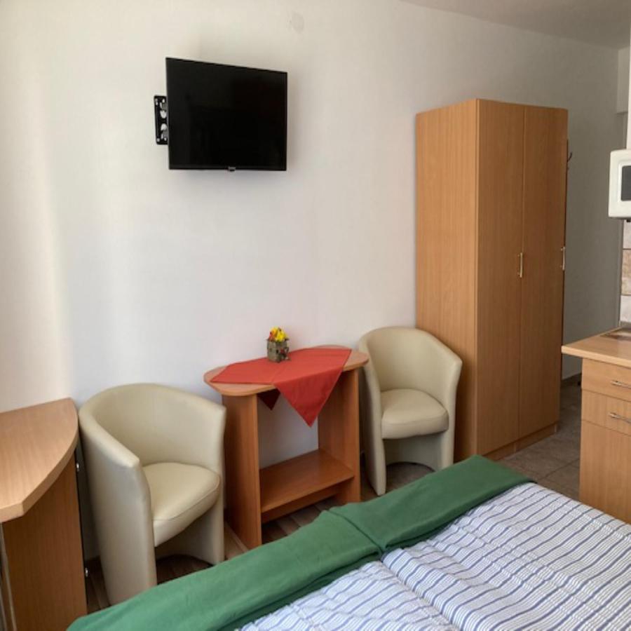 Hotel Pegazus Vendégház à Hajdúszoboszló Extérieur photo